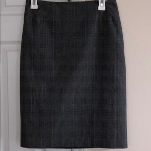 Women’s gray plaid pencil skirt size‎ 4